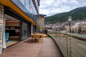 Balcony - Luxury Apartment With Private Jacuzzi (El Tarter)