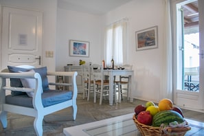 Villa, 2 Bedrooms, Smoking, Balcony | Interior