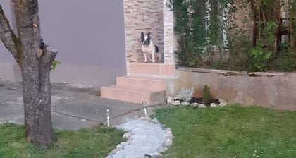 Green Retreat Kuca uz Rijeku za Savrseni Odmor