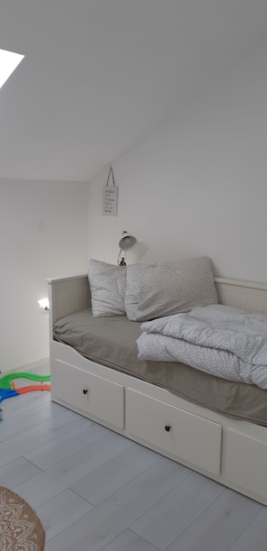 House, 4 Bedrooms, Patio
