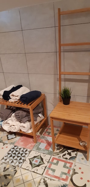 Casa, 4 habitaciones, patio | Baño