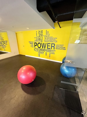 Loft, 1 Bedroom, Balcony, City View | Fitness facility