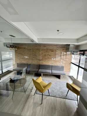 Interior - Charming Chapinero Lodge Urban Retreat w (Bogotá)