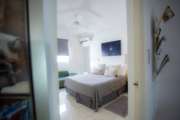 Apartment, 1 Bedroom, Smoking, Microwave | 1 bedroom - Confortable, Quiet And Secure (Santo Domingo)