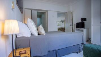 Apartment, 1 Bedroom, Smoking, Microwave | 1 bedroom