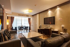 Interior - 2C - 2 Bedroom Downtown Apartment With Shared Pool (Bangkok)