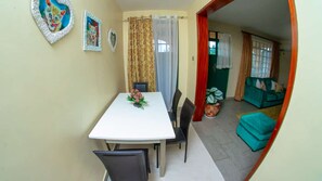 Dining room - Roam Apartment Bed and Breakfast Kisumu (Kisumu)