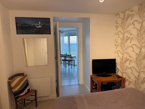 1 chambre, fer et planche à repasser, Wi-Fi gratuit, draps fournis