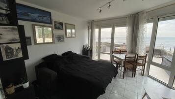 1 chambre, fer et planche Ă repasser, Wi-Fi gratuit, draps fournis