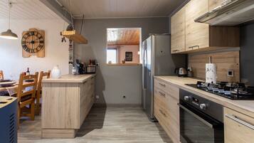 Réfrigérateur, micro-ondes, four, lave-vaisselle