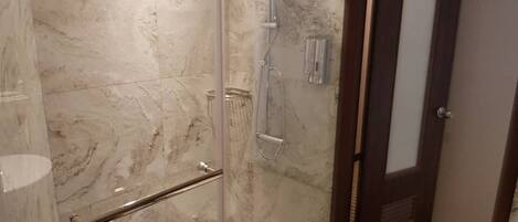 Superior Room | Bathroom