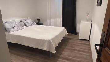 2 chambres, fer et planche Ă repasser, Wi-Fi, draps fournis