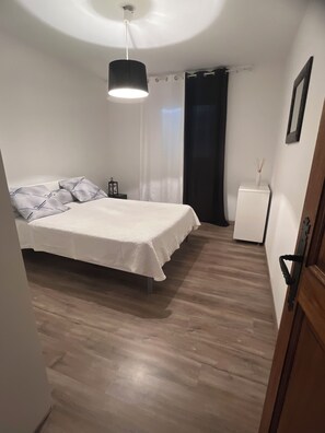 2 dormitorios, tabla de planchar con plancha, wifi y ropa de cama