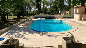 Piscine extérieure, piscine chauffée