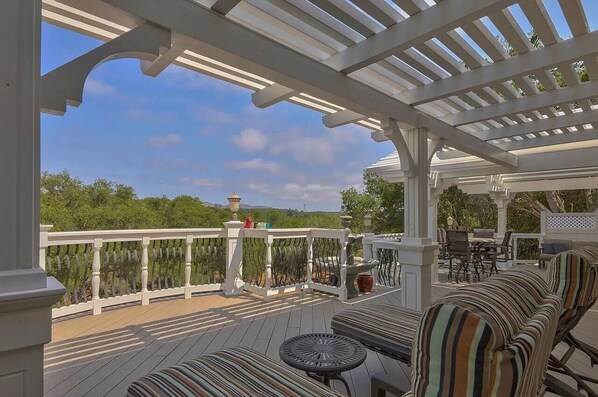 Terrace/patio - Serene Setting, Centrally Located with Amazing Amenities (Salinas)