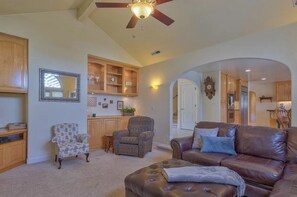 Living area - Serene Setting, Centrally Located with Amazing Amenities (Salinas)