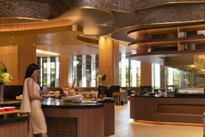 Daily continental breakfast (THB 1000 per person) - Asawin Grand Convention Hotel (Bangkok)