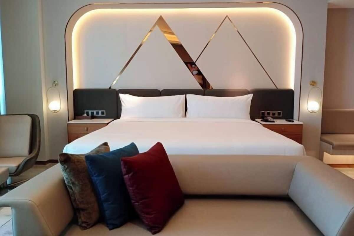 Minibar, in-room safe, desk, blackout curtains