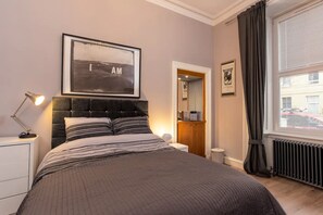 Basic House, Multiple Beds | 3 bedrooms, laptop workspace, iron/ironing board, bed sheets - Spacious 2 Bedroom House Near The Meadows (Edinburgh)