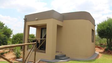 Standard Double Room | Minibar, bed sheets