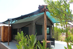Minibar, bed sheets - Mthembuskloof Country Lodge (Dr JS Moroka)