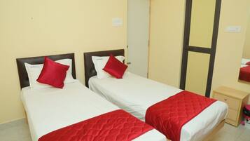 Habitación estándar con 2 camas individuales | Sábanas de algodón egipcio, ropa de cama de alta calidad, wifi gratis