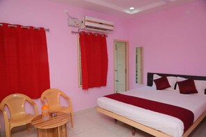 Standard Double Room | Egyptian cotton sheets, premium bedding, free WiFi, bed sheets