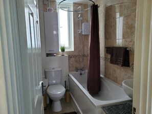 Bathroom - Immaculate 1-bed Apartment Near Tower Bridge (London)