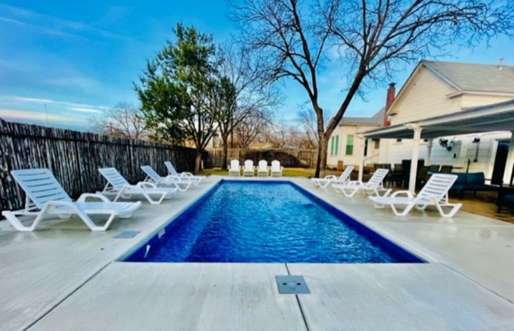 PrivatePool/ MASSIVE HTubPingPng, EVchargerON MAINToysGamesBocceHorseshoesTether