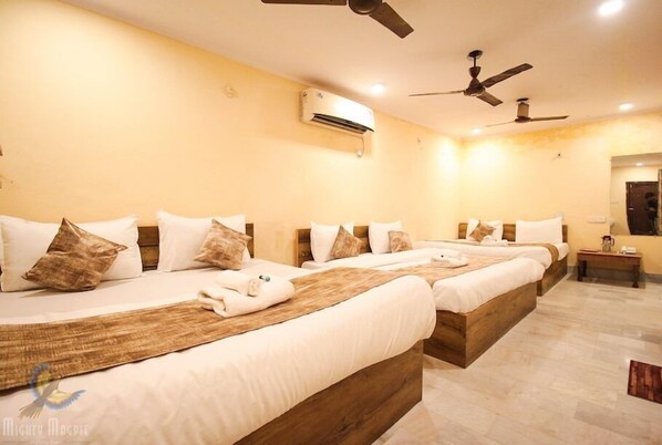 Family Double Room | Free WiFi - Hotel Babua Hyness (Haridwar)