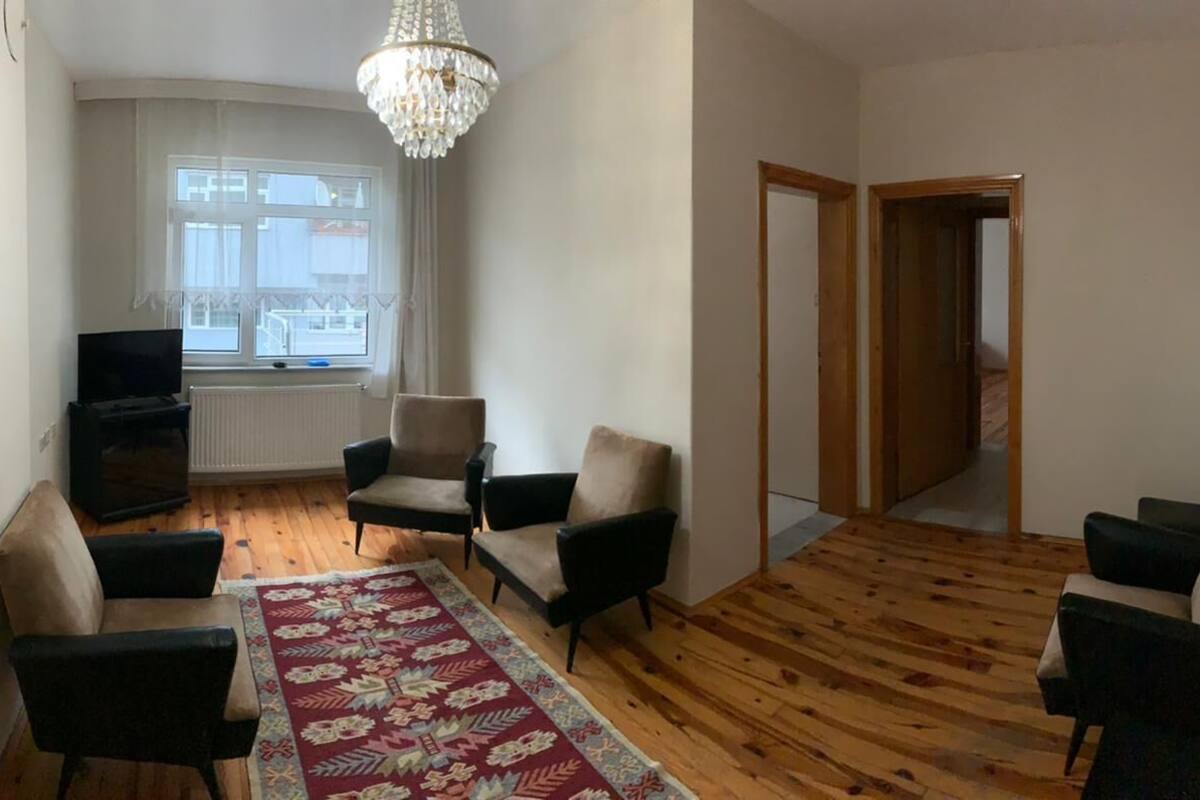 Comfort Condo | Ruang tamu | 42 inci televisyen dengan satelit 