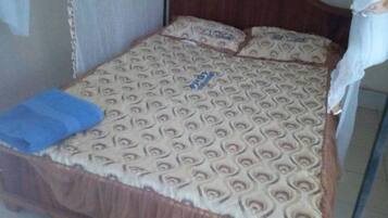 Standard Single Room | Free WiFi, bed sheets