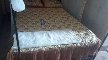 Free WiFi, bed sheets