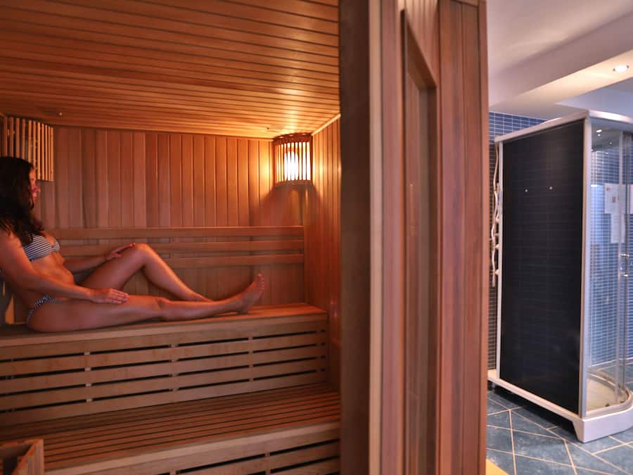 Swedish massages, sports massages, massages