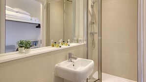 Unclassified image, 2 of 11, button - (189OC-12) Cozy Studio Near Beach & Town Centre  (Bournemouth)