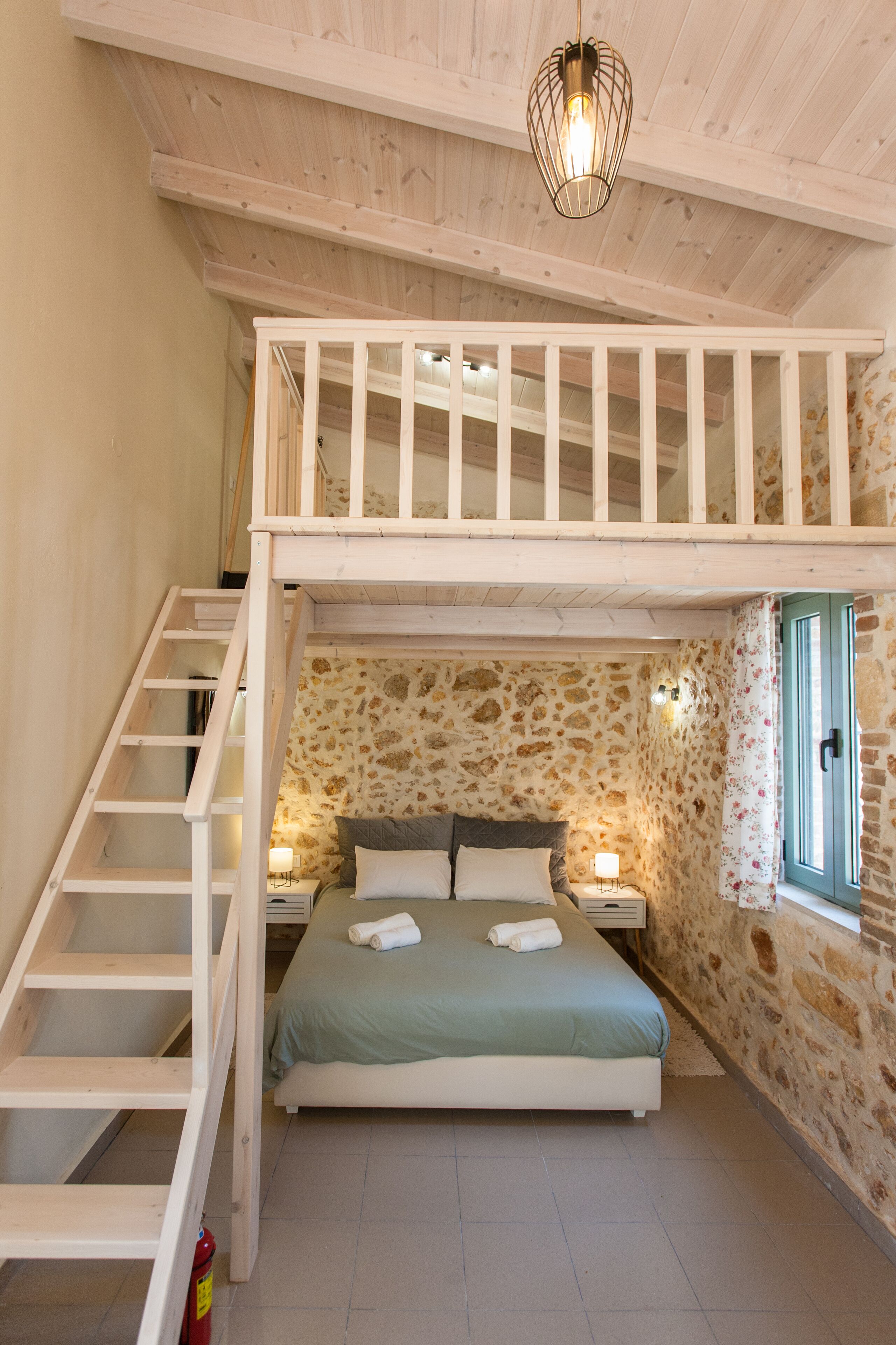 2 عدّة غرف نوم ومكواة/لوح كي وسرير سفر وواي فاي مجانًا