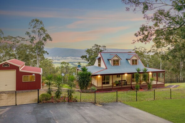 Exterior - Mount Baker Retreat (Millfield)