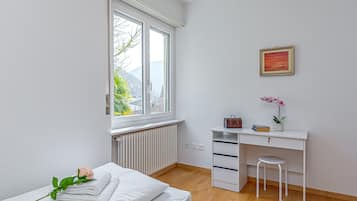 Family Apartment, Multiple Beds, 2 Bathrooms, Garden Area (La Luminosa) | 3 bedrooms, iron/ironing board, WiFi, bed sheets