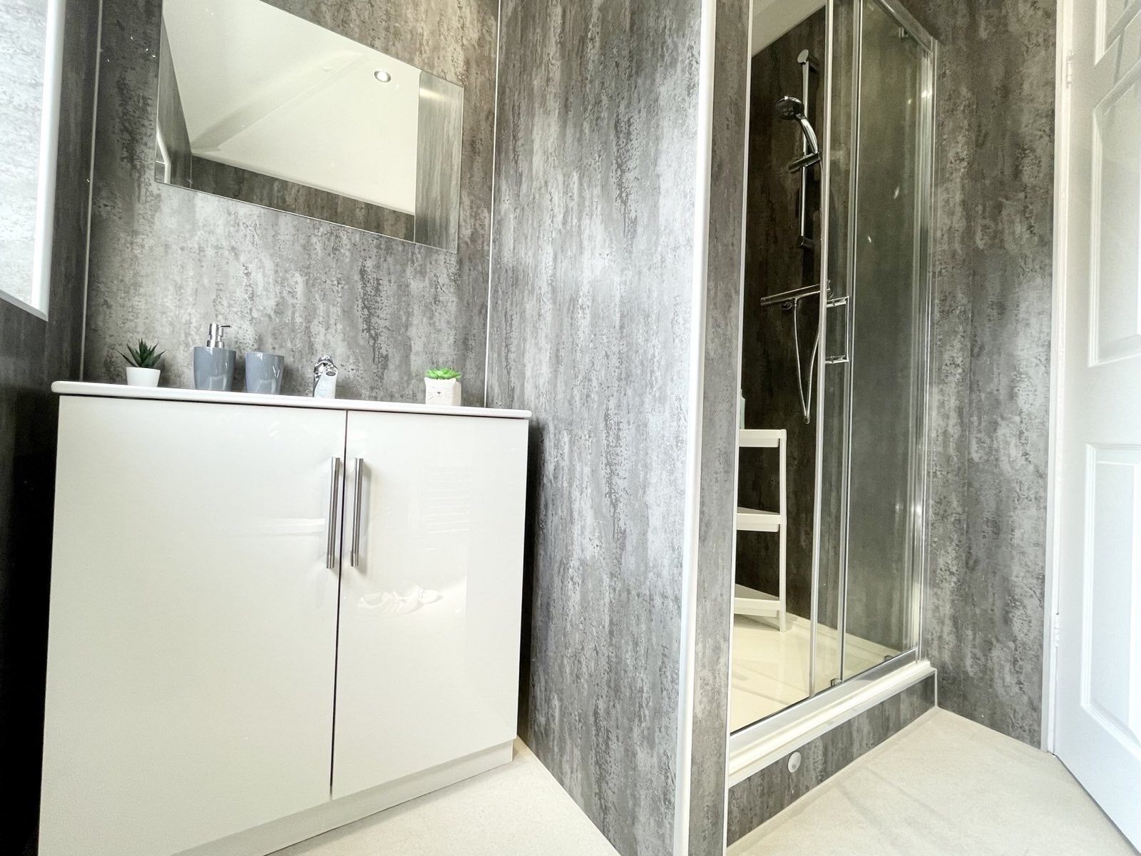 House, Multiple Beds | Bathroom | Shower, hair dryer, towels