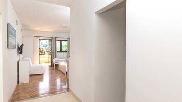 Studio (Studio Apartment with Balcony (3 Adul) | Interior