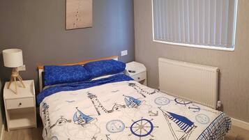 Rumah | 2 kamar tidur, setrika/meja setrika, Wi-Fi gratis, dan seprai linen