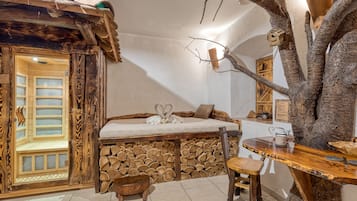 Family Apartment, Multiple Beds (Family Friendly France's Lair) | 3 bedrooms, iron/ironing board, free WiFi, bed sheets