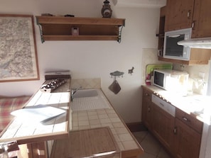 Frigorifero, microonde, forno, lavastoviglie