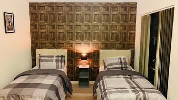 1 bedroom, desk, iron/ironing board, free WiFi