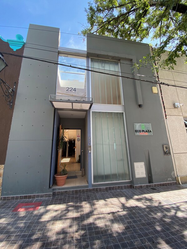 Fachada da propriedade