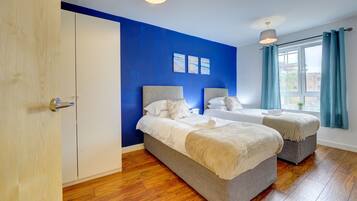 Apartment | 2 bedrooms, iron/ironing board, free WiFi, bed sheets