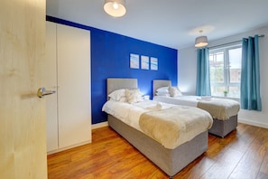 Apartment | 2 bedrooms, iron/ironing board, free WiFi, bed sheets