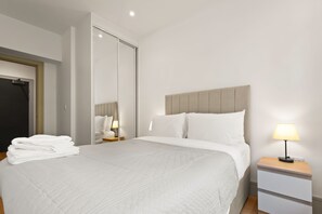 1 bedroom, iron/ironing board, free WiFi, bed sheets - Charming 1-bed Apartment in Harrow (Harrow)