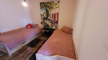 2 Schlafzimmer, Bügeleisen/Bügelbrett, kostenloses WLAN