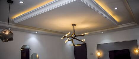 Departamento | Sala de estar | Televisión de 30 pulgadas con canales digitales